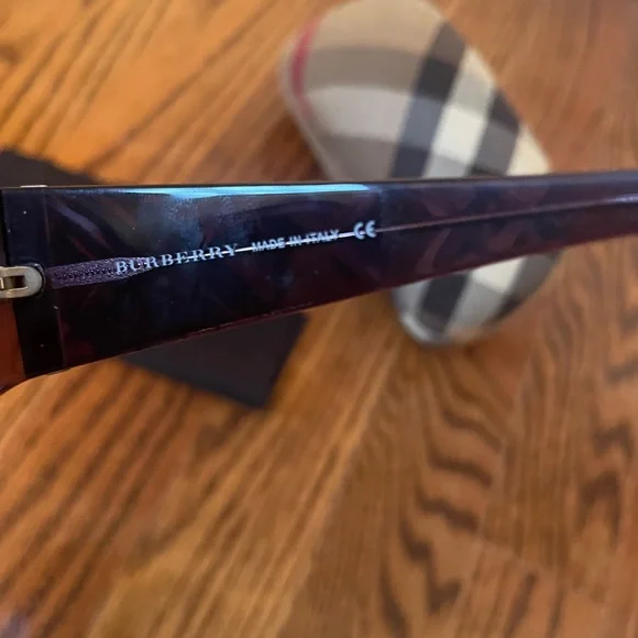 🕶️Authentic Burberry Purple Sunglasses Comes with case and cleaning cloth. 🕶️ - Picture 8 of 11